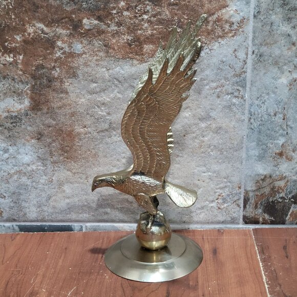 Vintage Solid Brass Eagle in Flight Bird Sculpture American Bald Eagle Perched o - Picture 13 of 14
